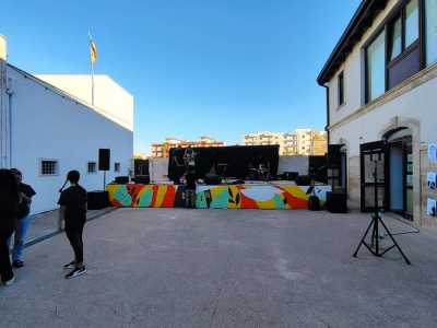Attraversiamo cos� il cortile dell�ex mattatoio...